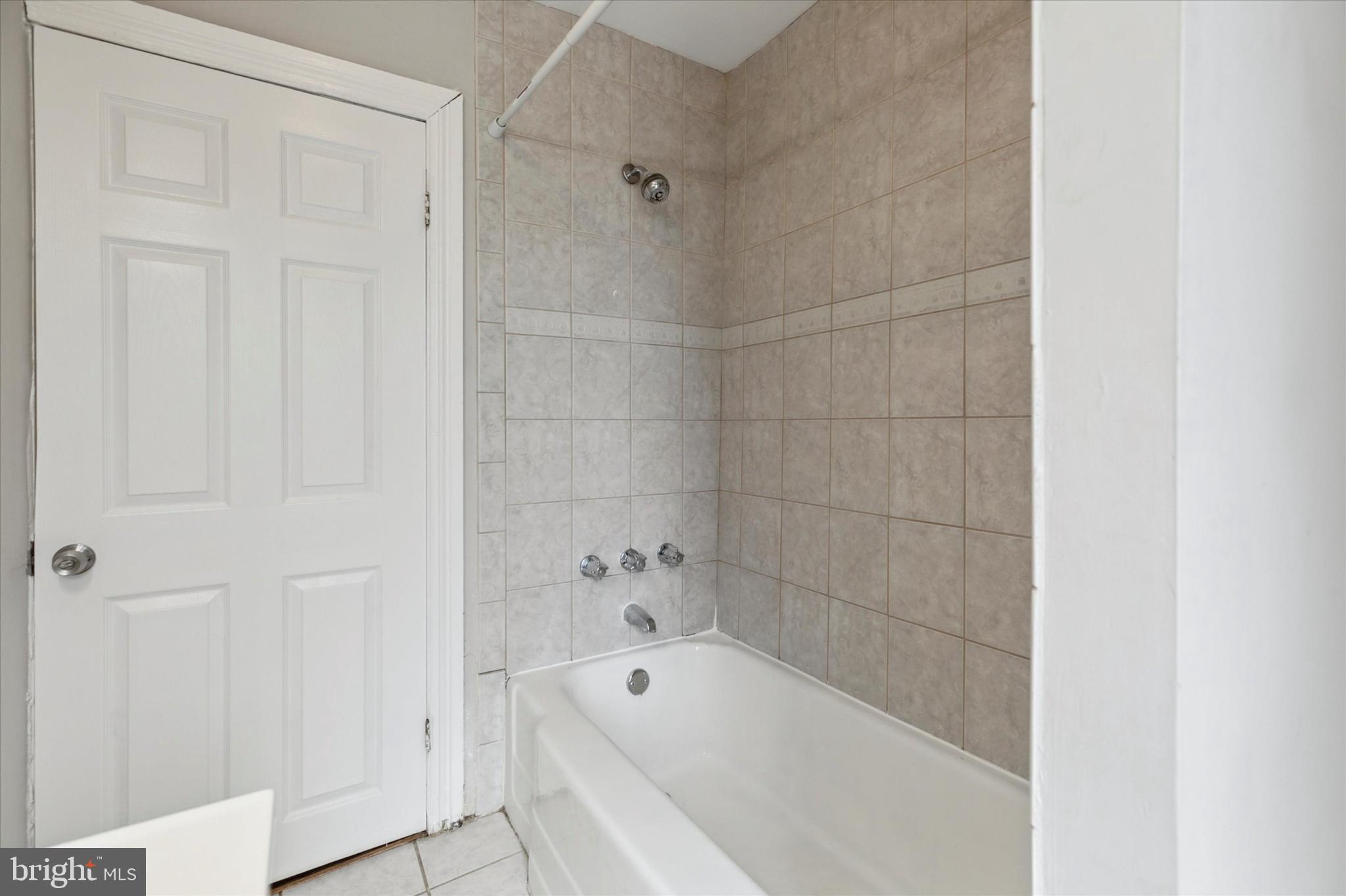 MANAYUNK - Residential Lease