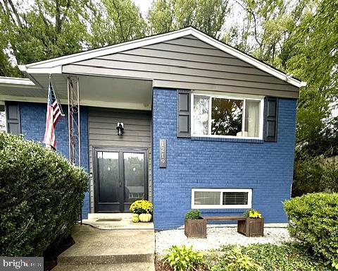 1219 DOWNS DRIVE