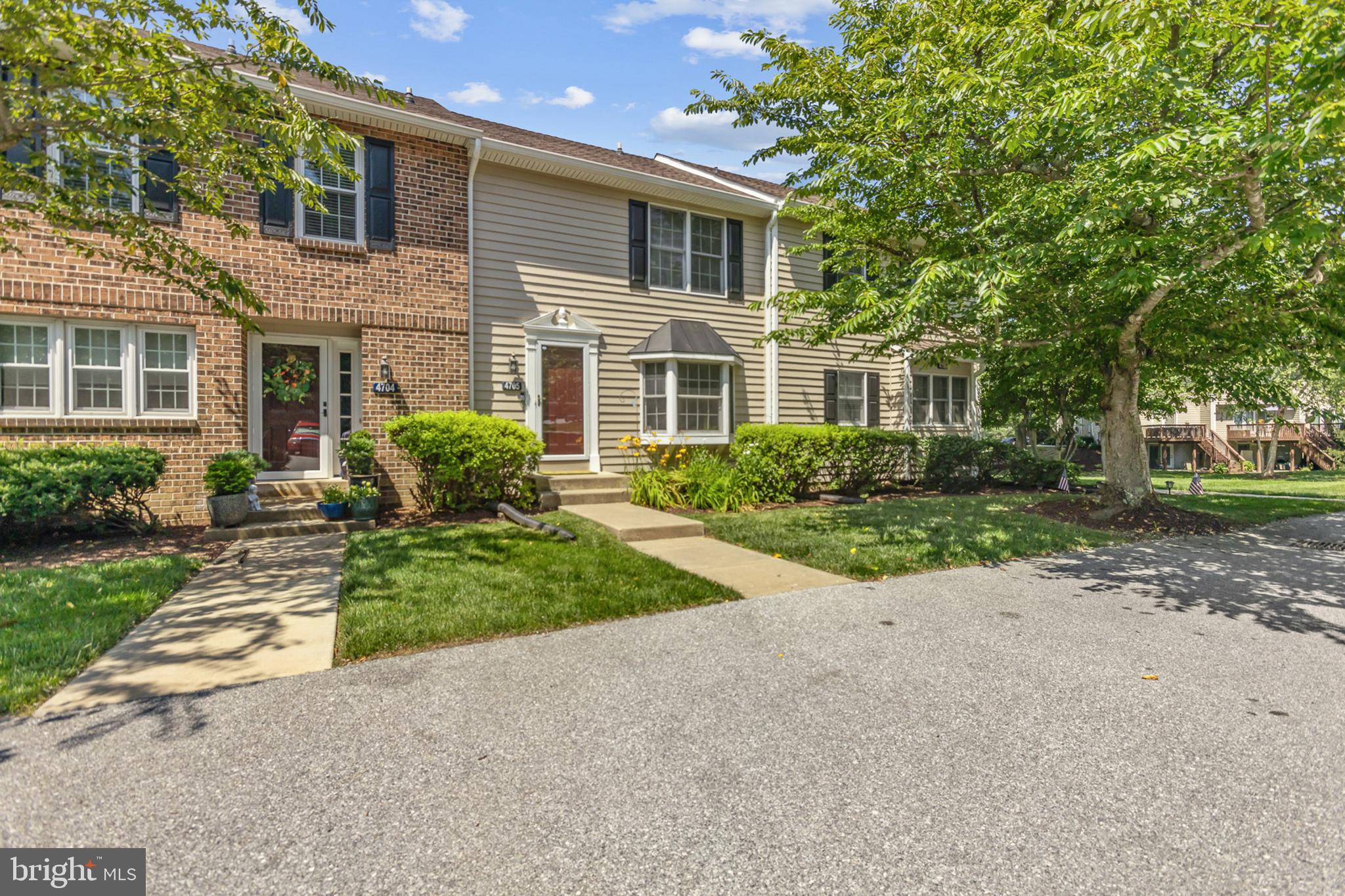 4705 FOX POINTE COURT 4705