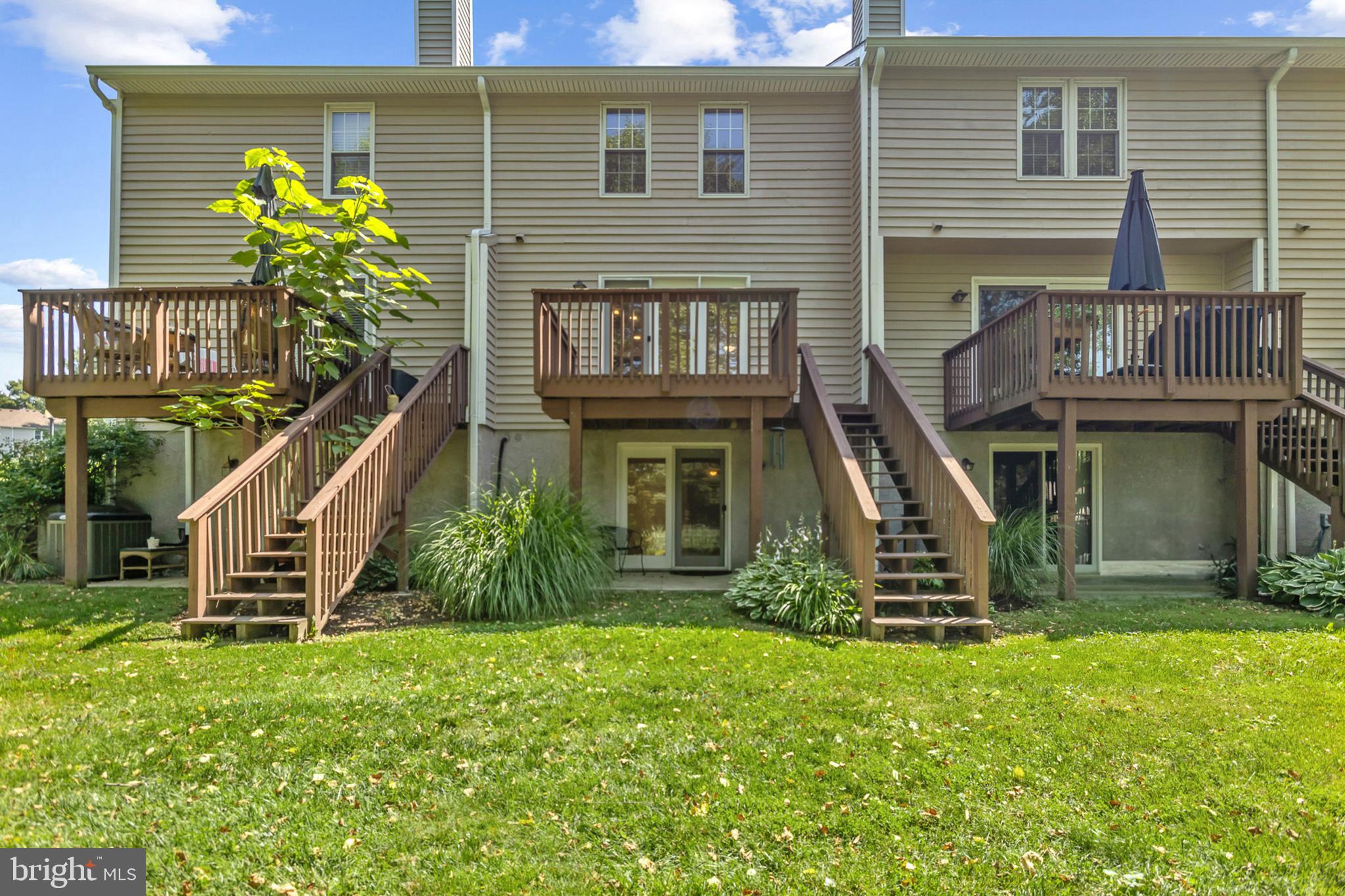 4705 FOX POINTE COURT 4705