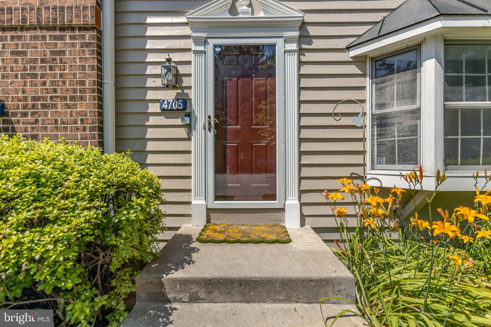 4705 FOX POINTE COURT 4705