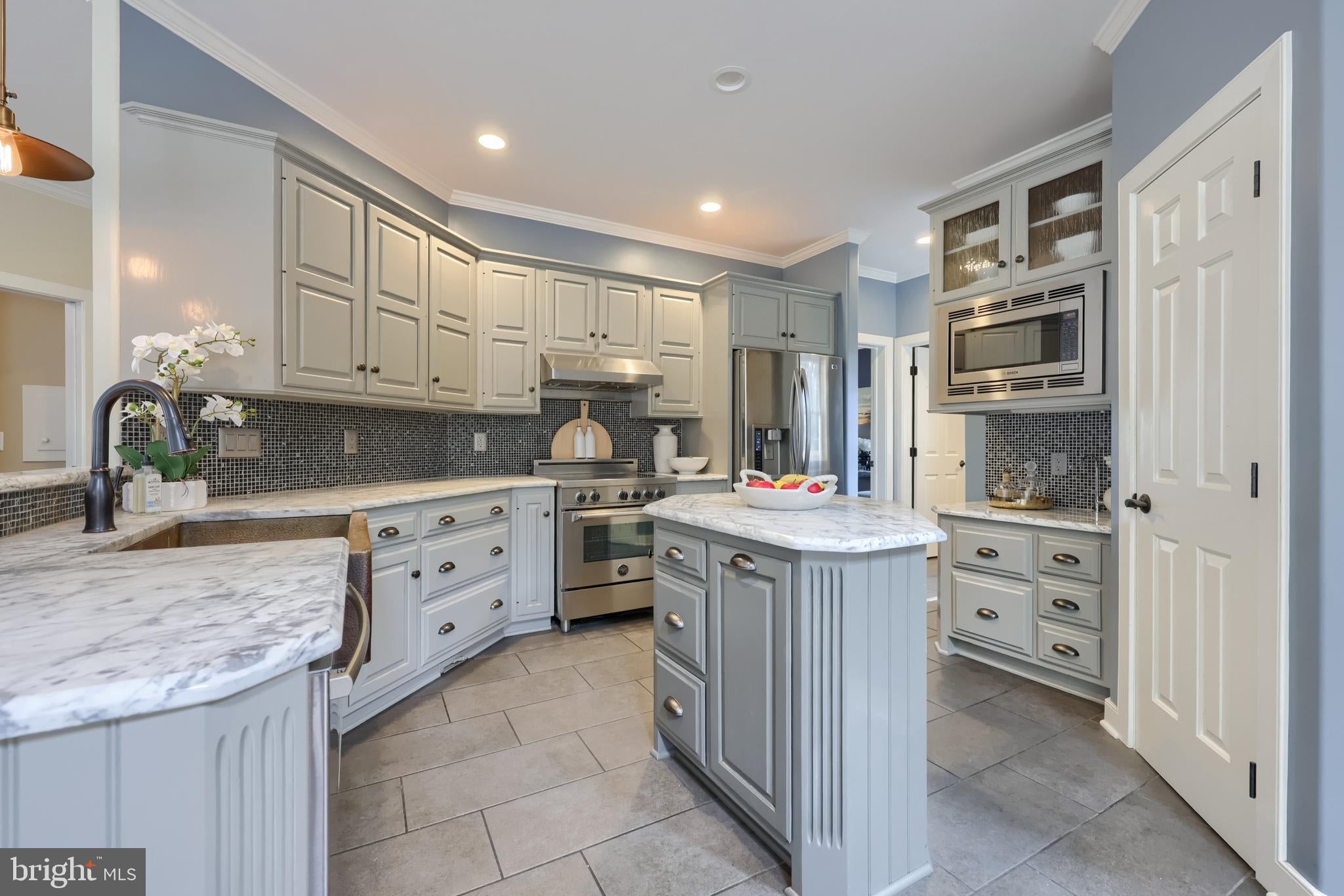 2282 PORTER WAY