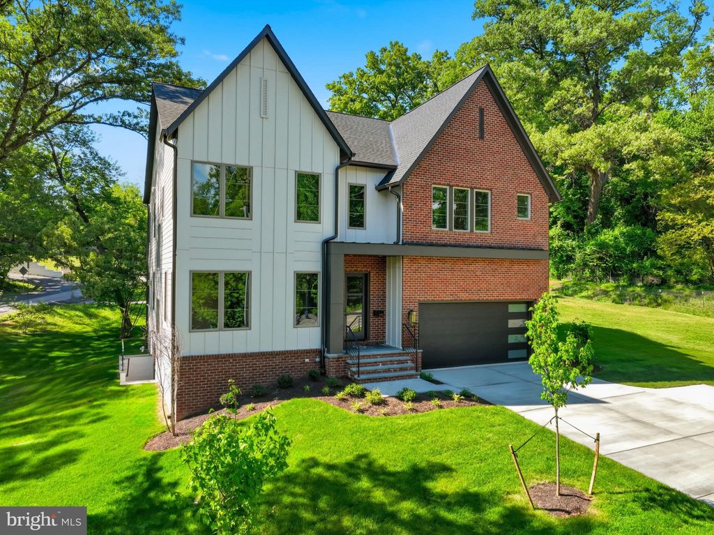 Photo of 3022 Castle Road, FALLS CHURCH, VA 22044 (MLS # VAFX2310718)