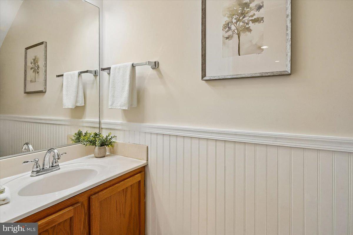 CROFTON MEADOWS - Residential