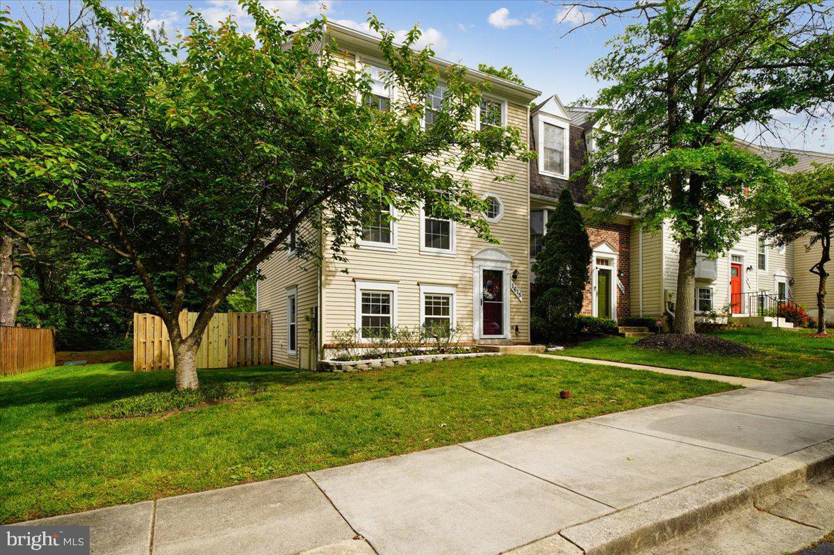 CROFTON MEADOWS - Residential