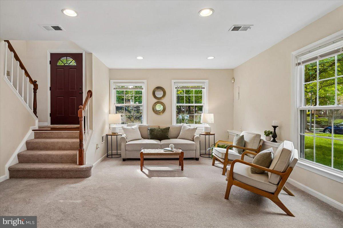 CROFTON MEADOWS - Residential