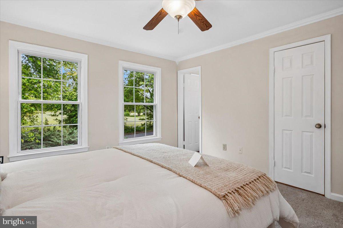 CROFTON MEADOWS - Residential
