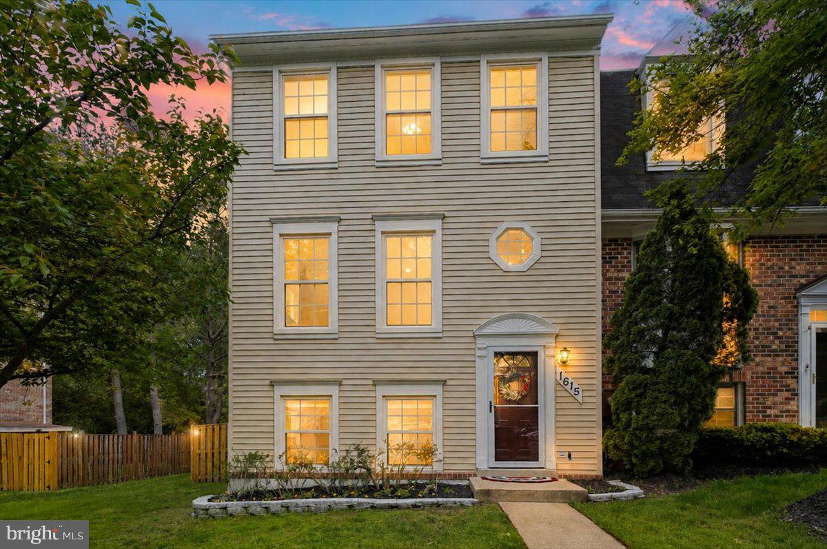 CROFTON MEADOWS - Residential