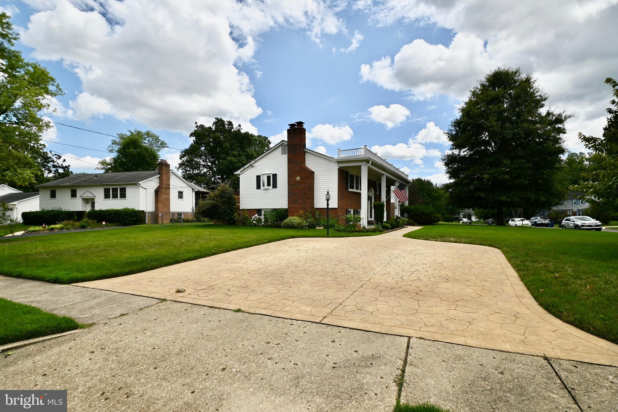 HAYFIELD FARM - Residential