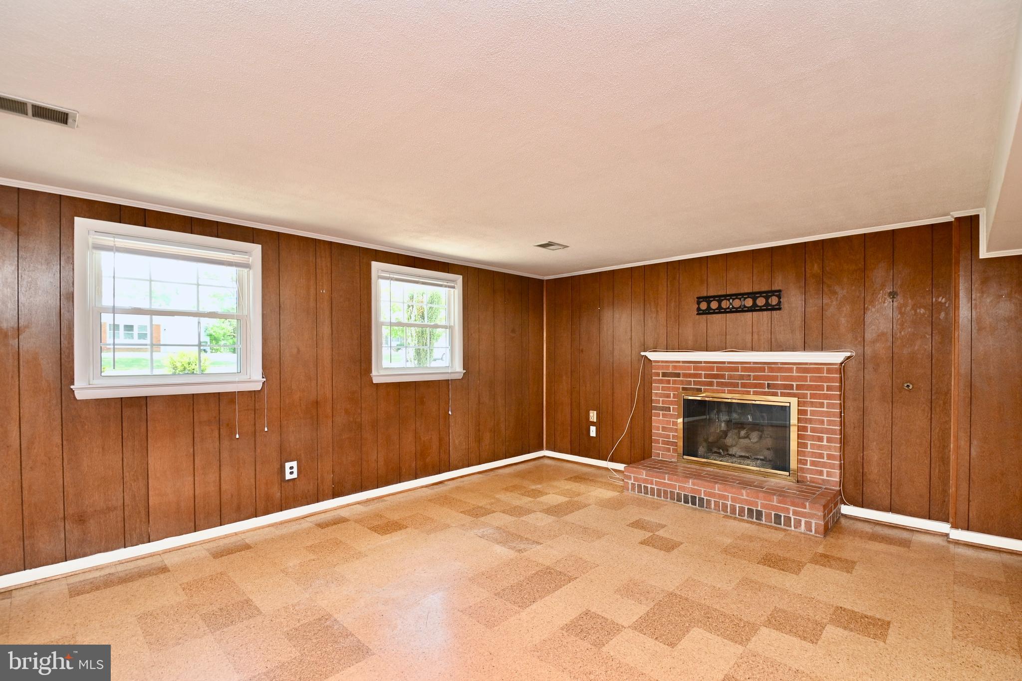 HAYFIELD FARM - Residential