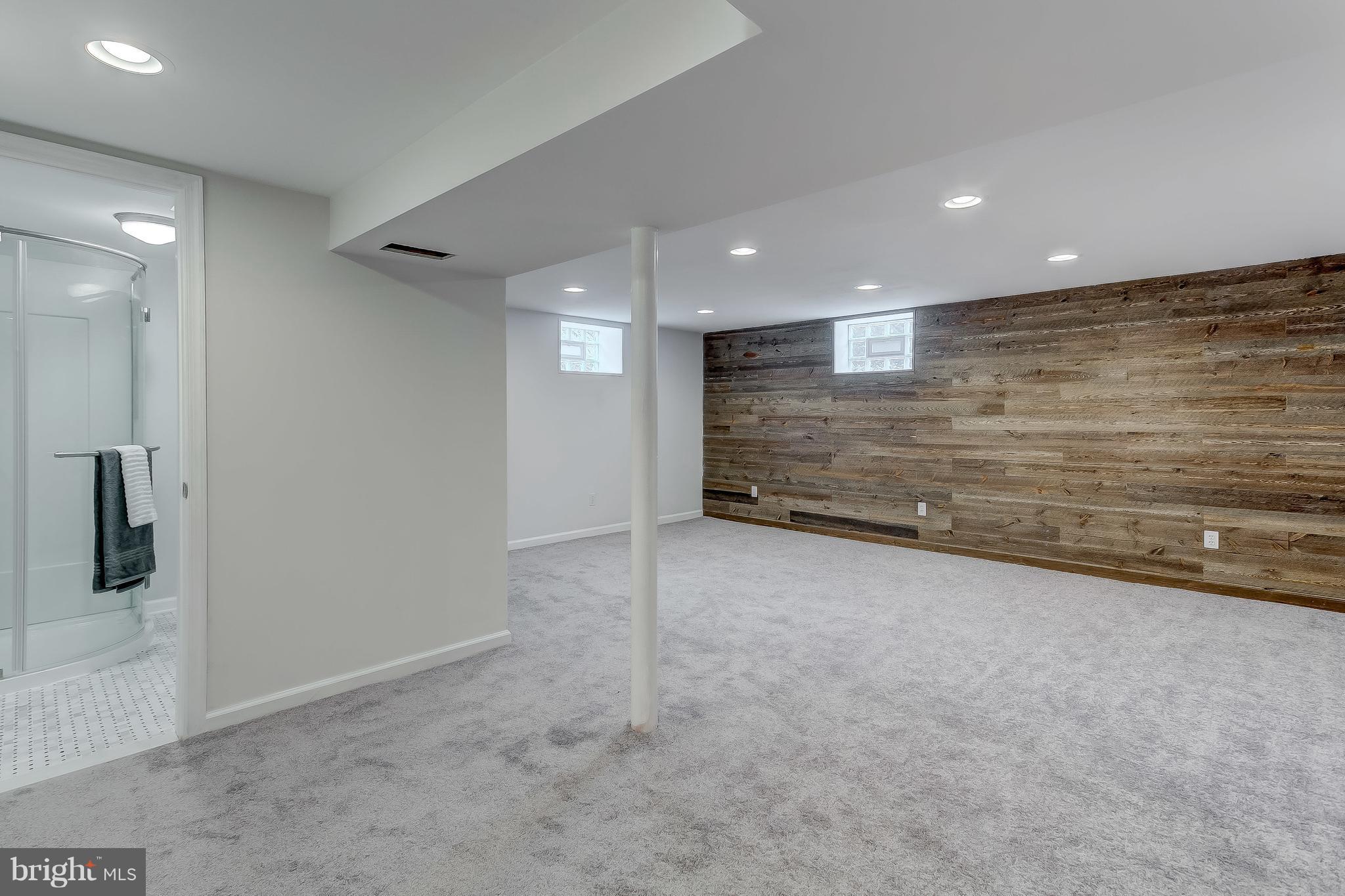 KNOLLWOOD - Residential