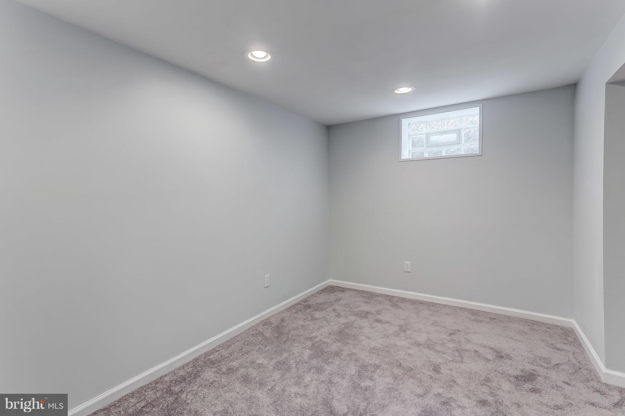 KNOLLWOOD - Residential