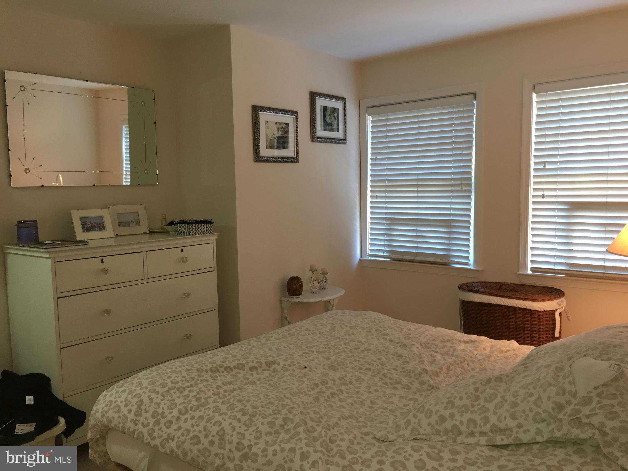 WASHINGTON SQUARE - Residential Lease