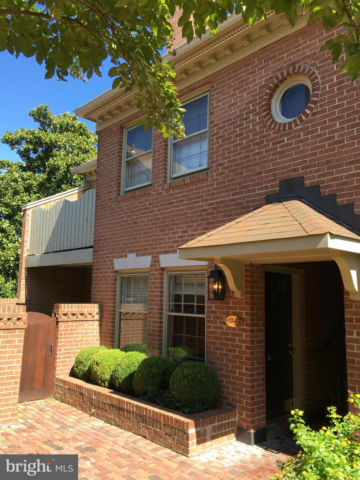 WASHINGTON SQUARE - Residential Lease