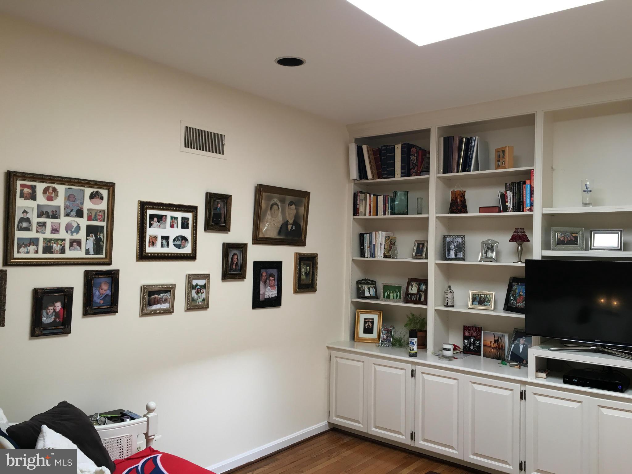 WASHINGTON SQUARE - Residential Lease