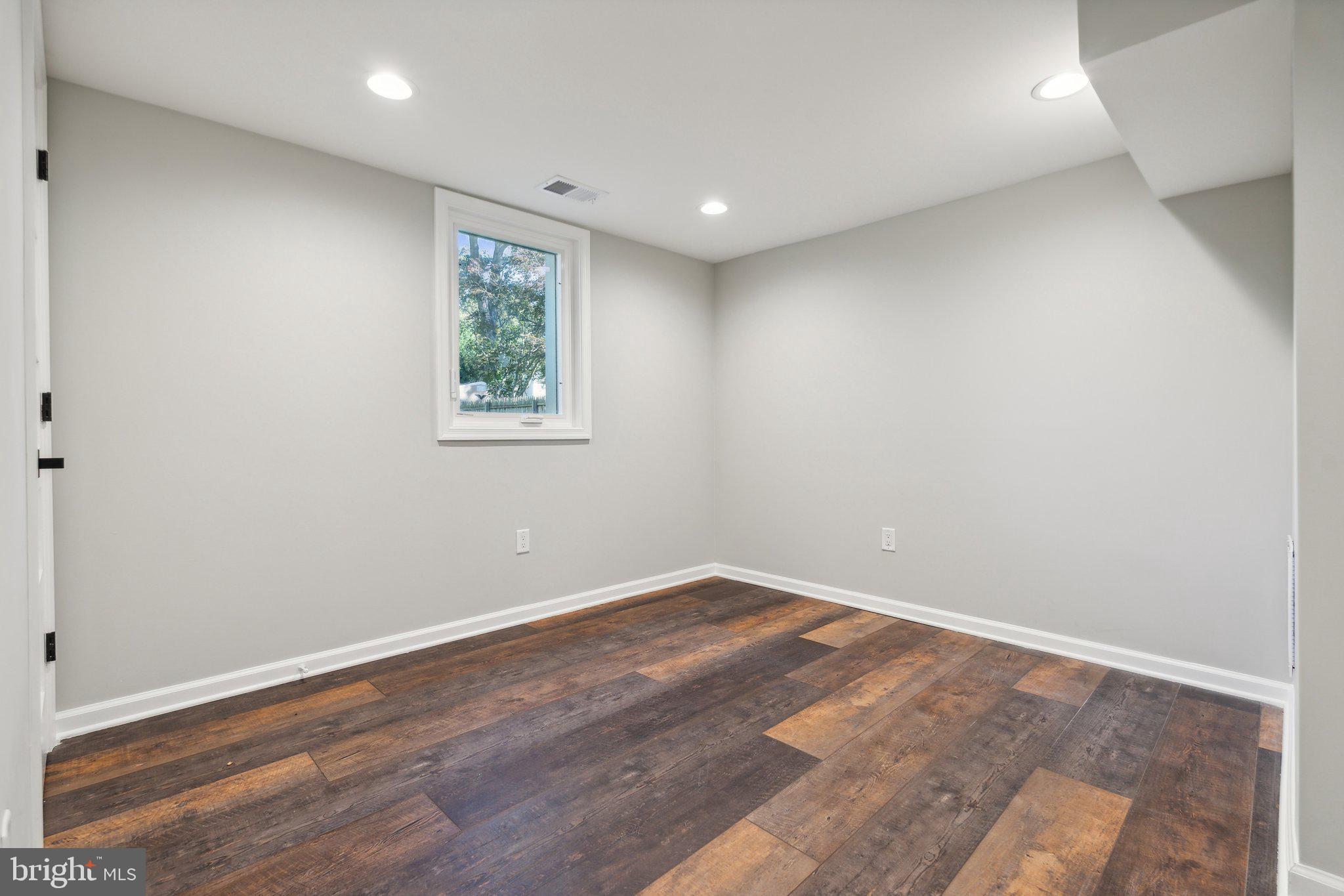 SUNSET KNOLL - Residential