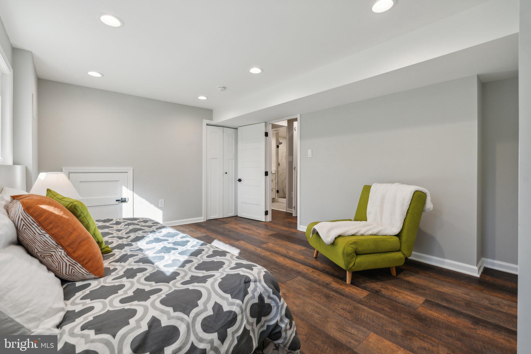 SUNSET KNOLL - Residential