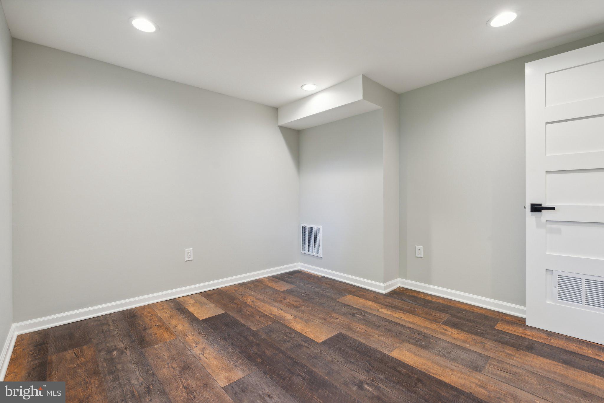 SUNSET KNOLL - Residential