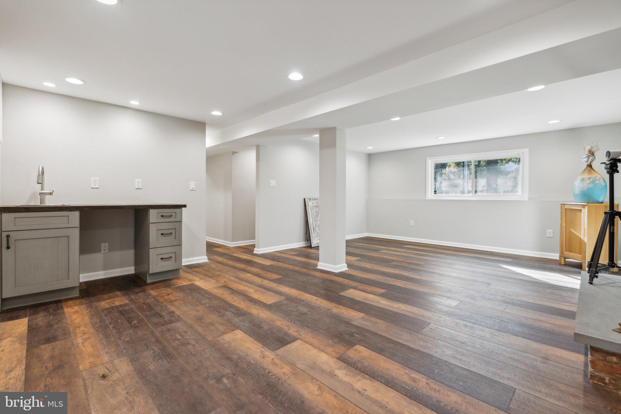 SUNSET KNOLL - Residential