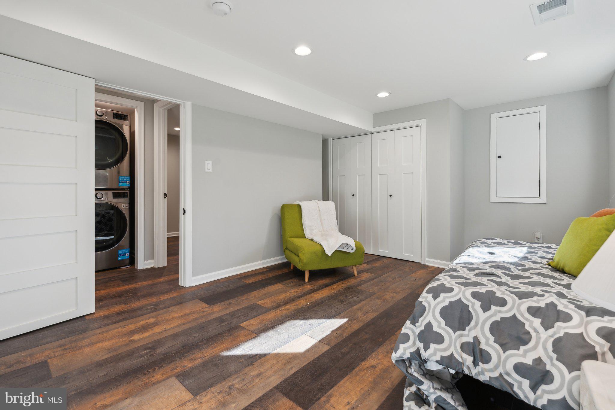 SUNSET KNOLL - Residential