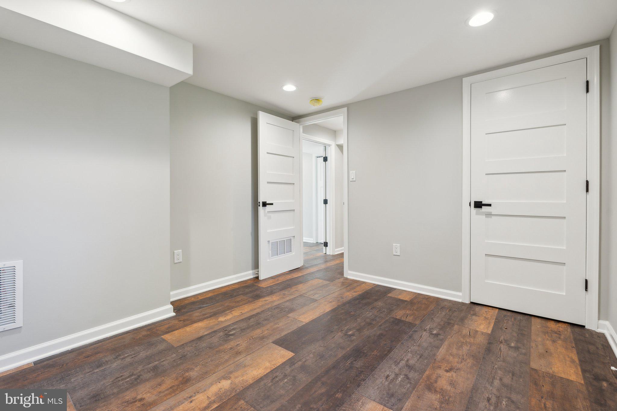 SUNSET KNOLL - Residential