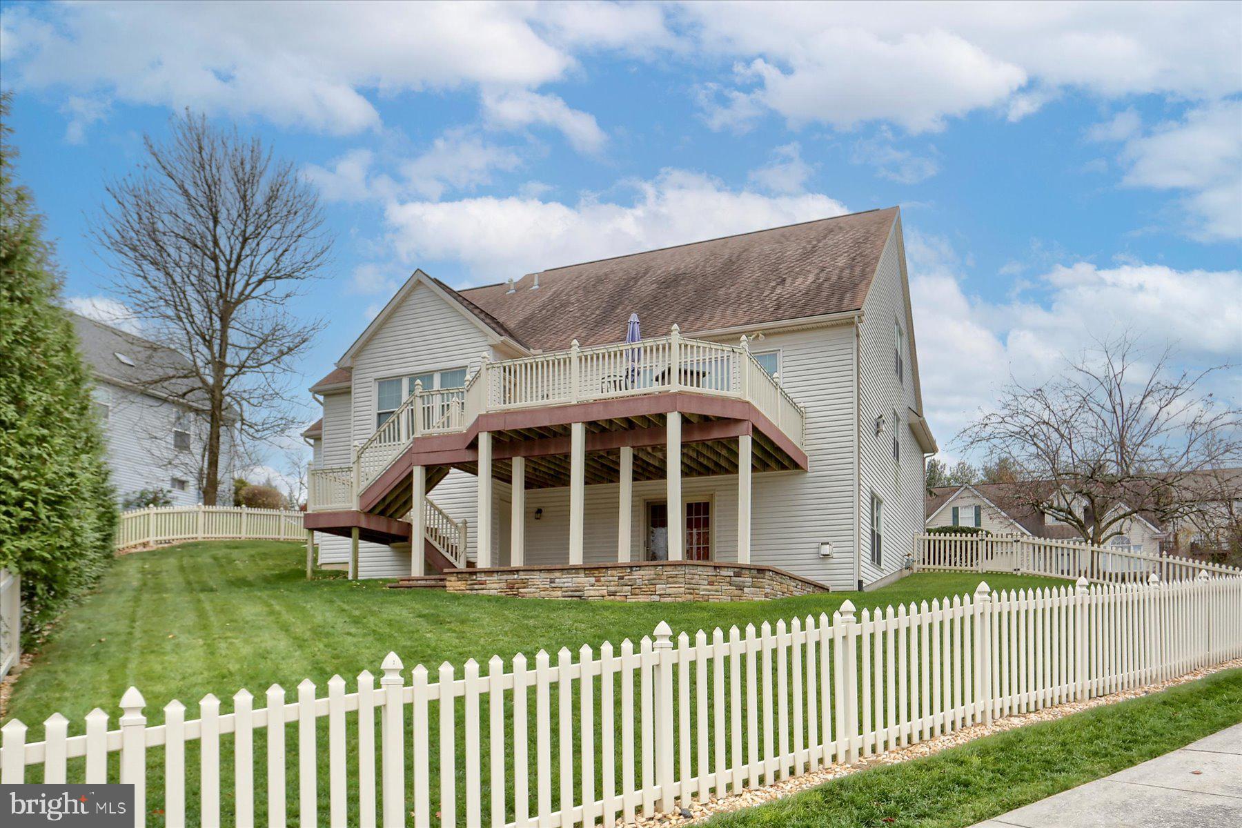 WHELAN CROSSING - Residential