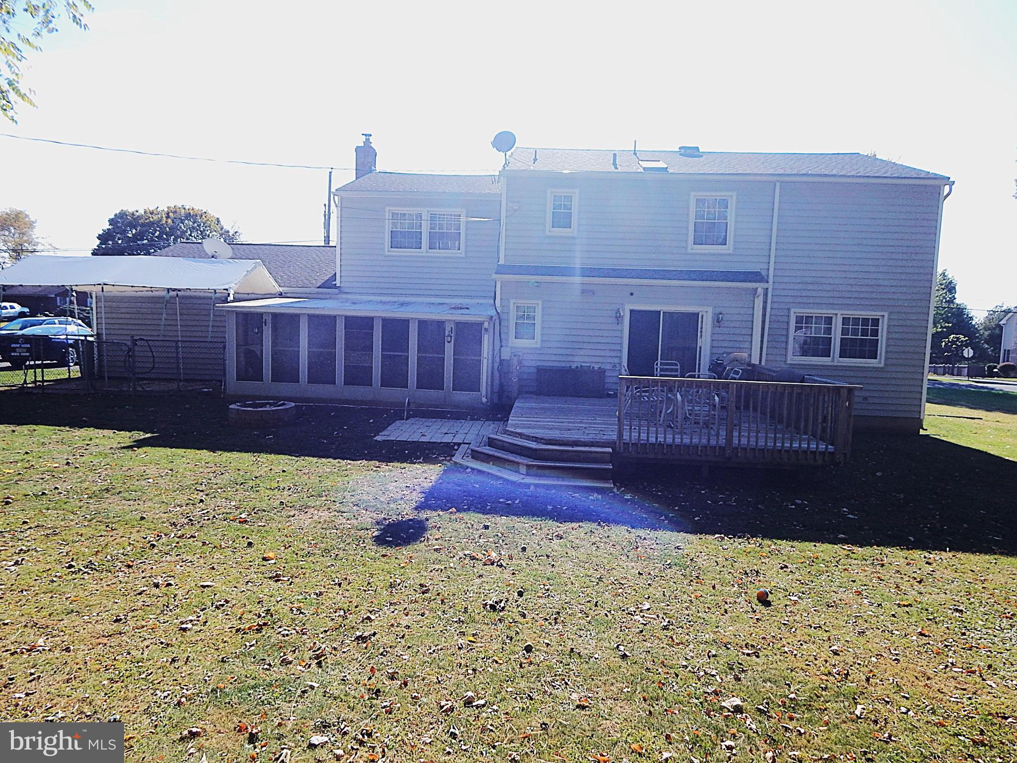 COUNTRY DOWNS - Residential