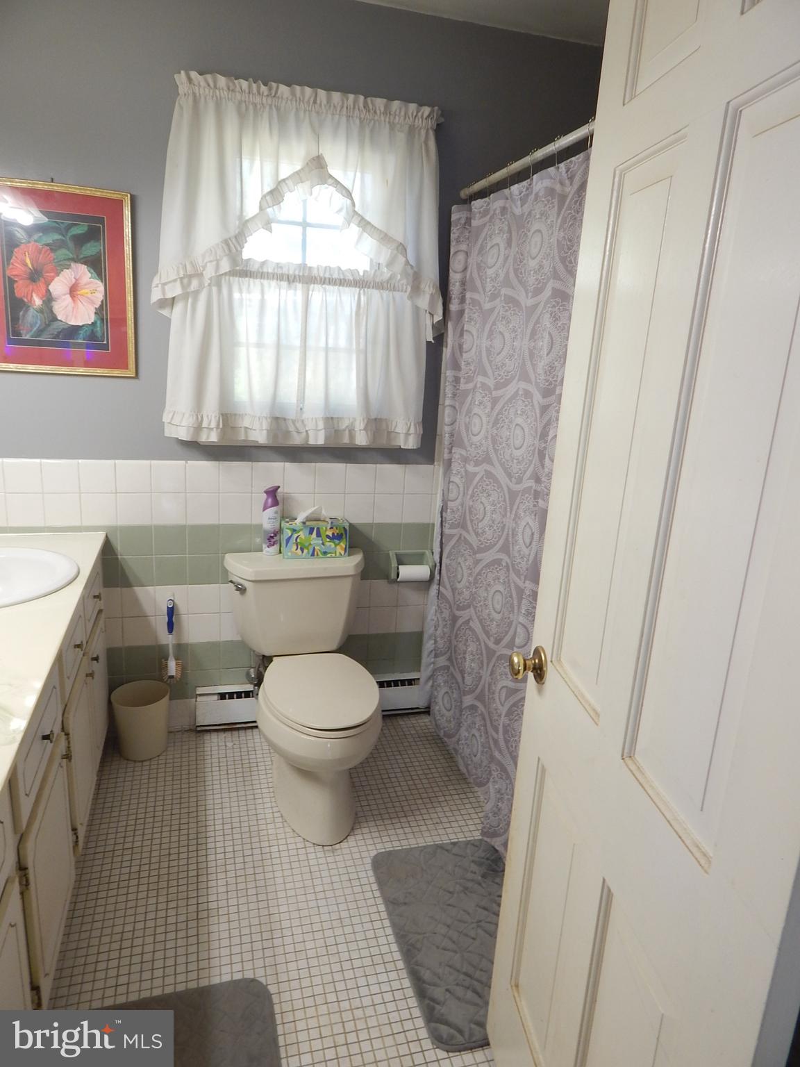 COUNTRY DOWNS - Residential