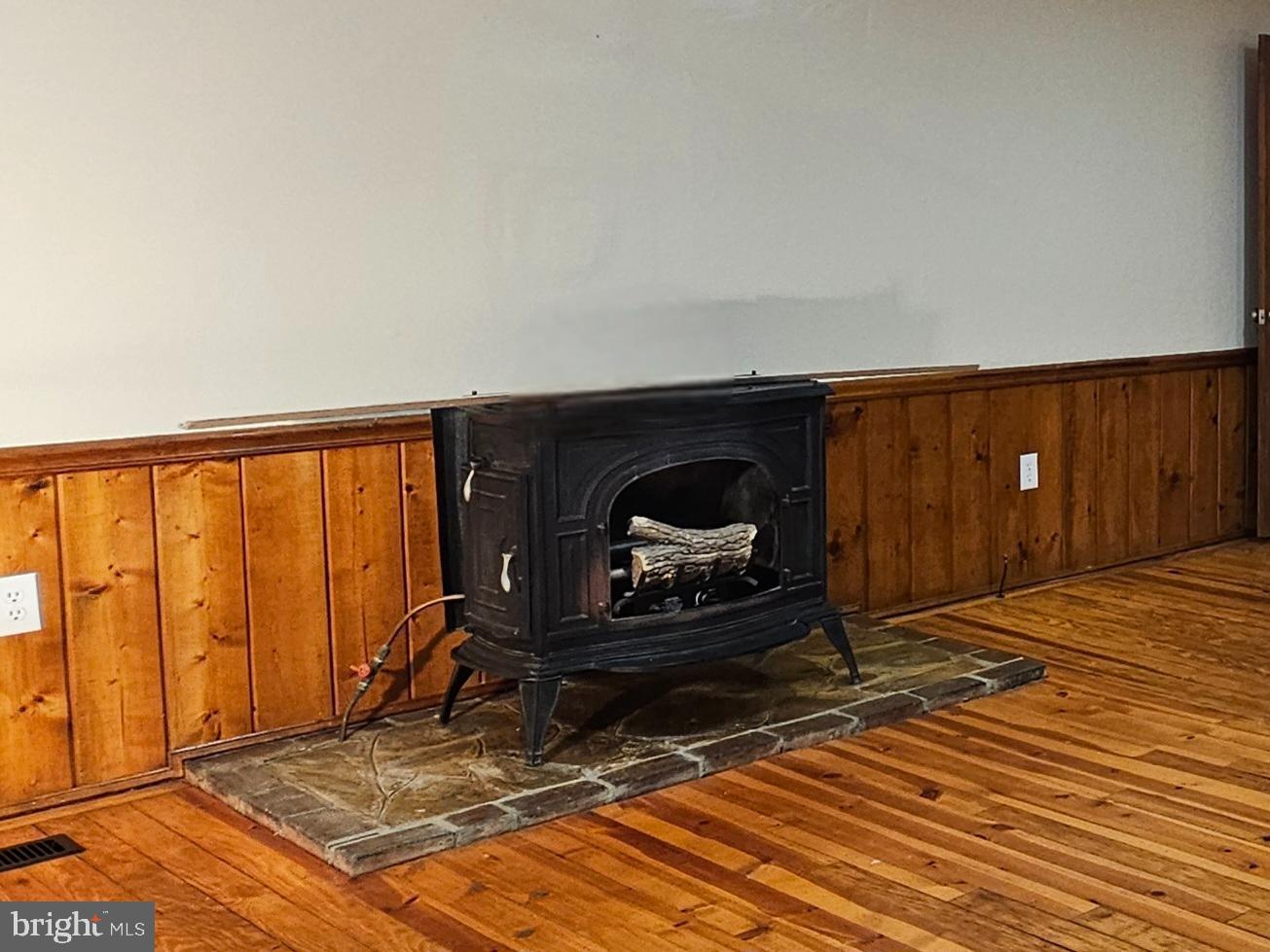 WATERFORD ESTATES - Residential Lease