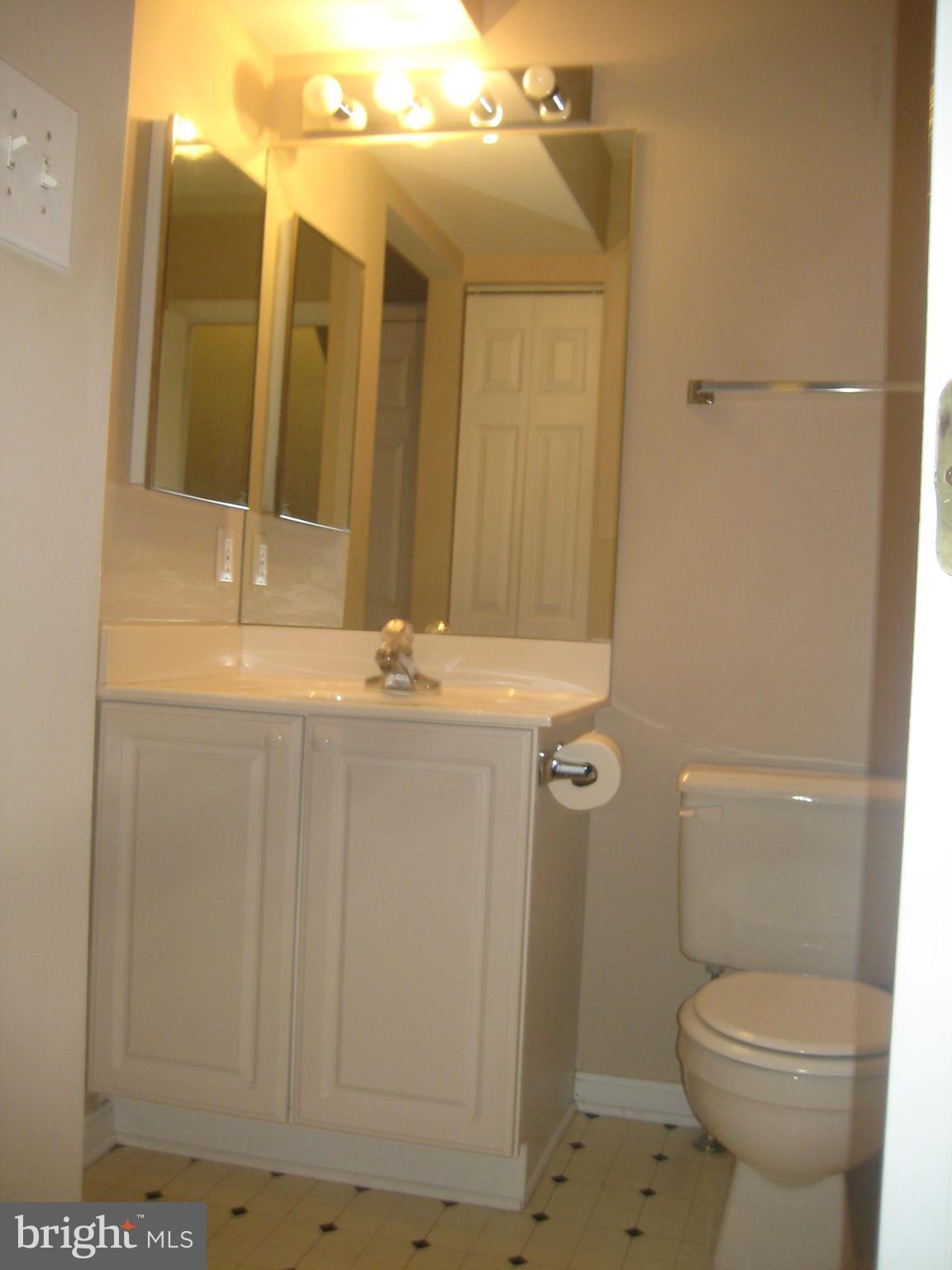 GERMANTOWN ESTATES - Residential Lease