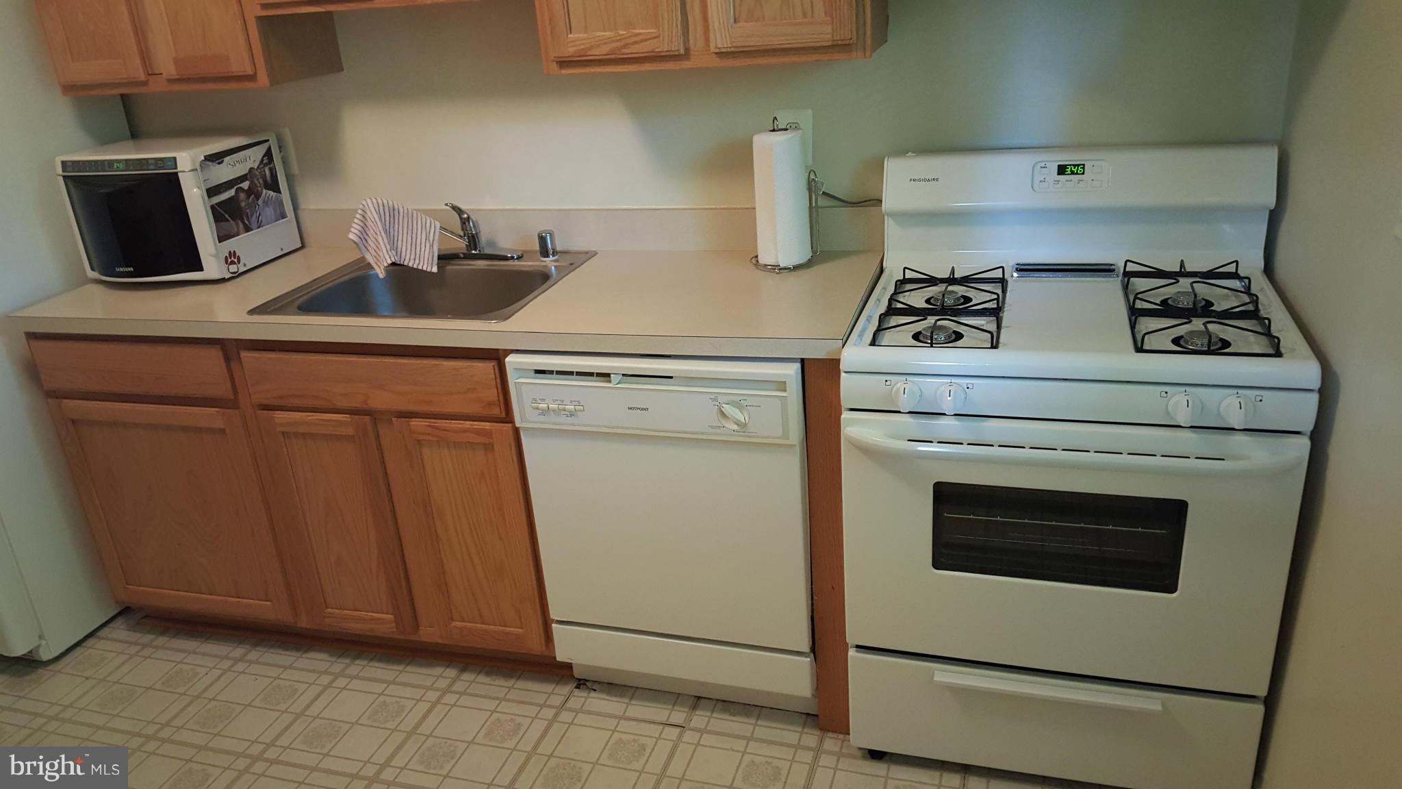 BAY HILLS - Residential Lease