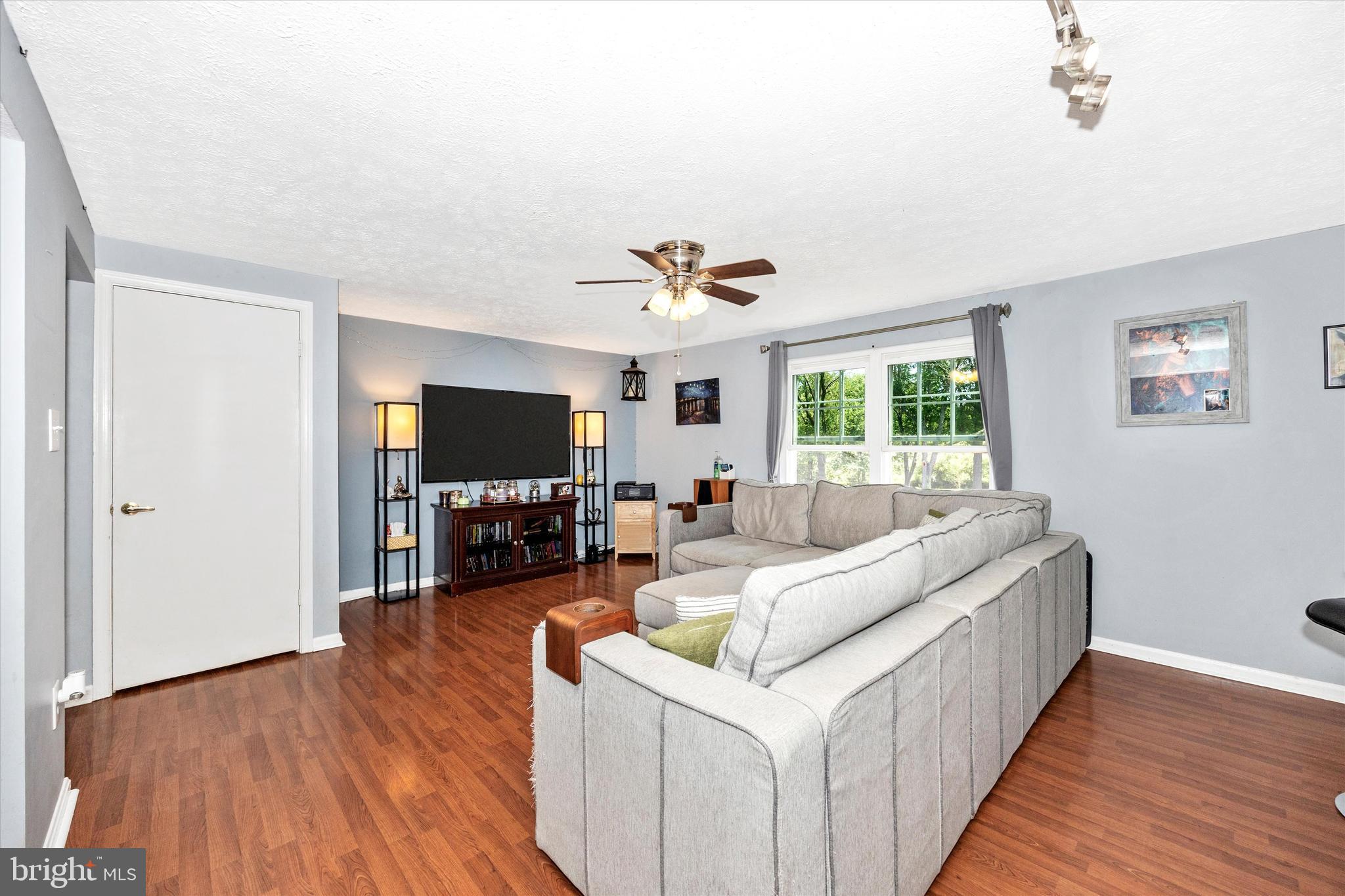 1458 MOBLEY COURT