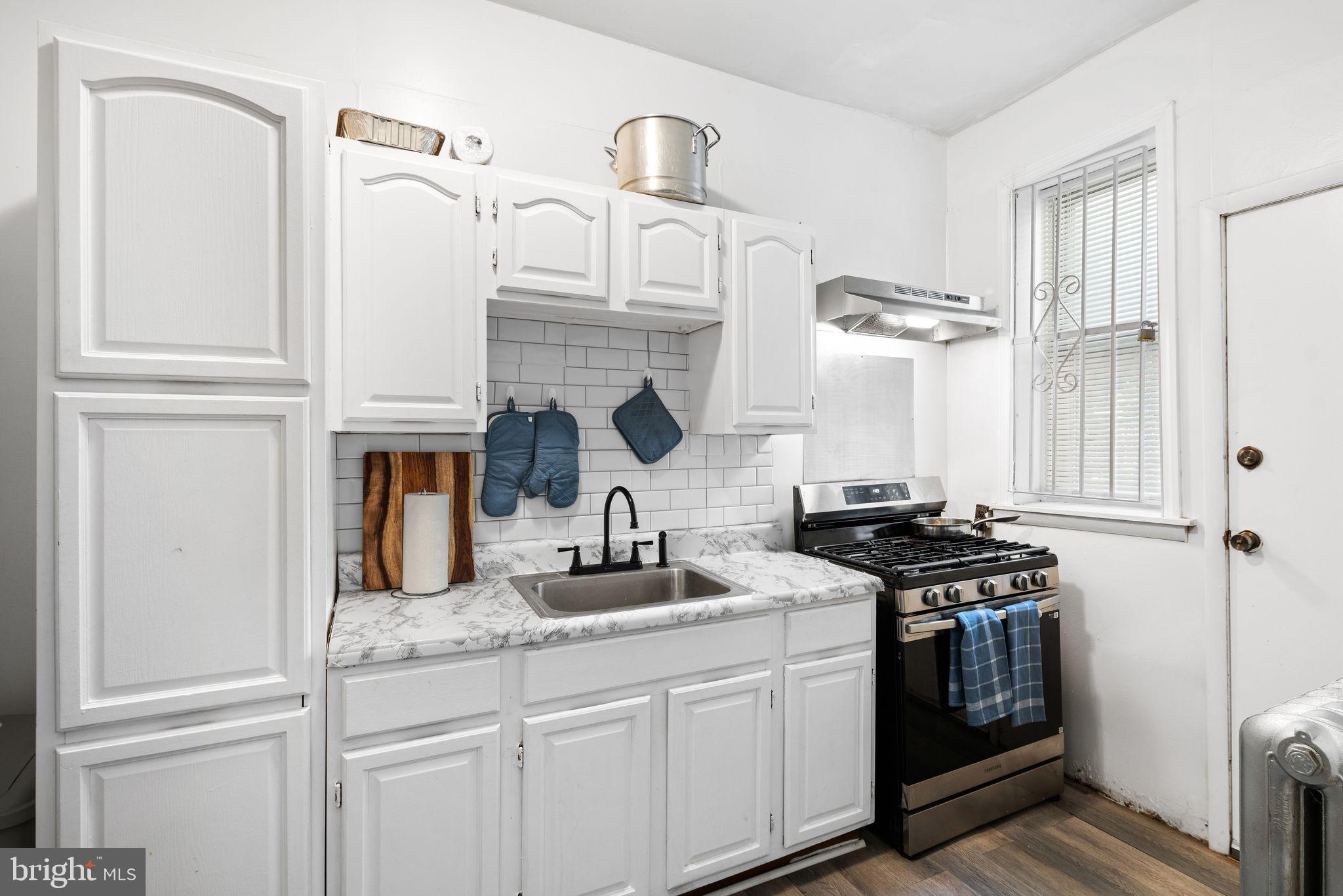 STRAWBERRY MANSION - Residential