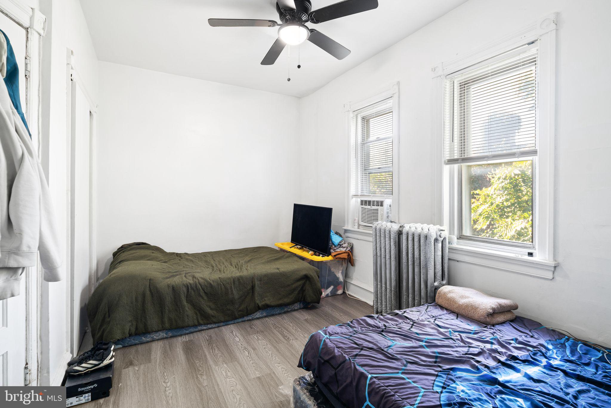 STRAWBERRY MANSION - Residential