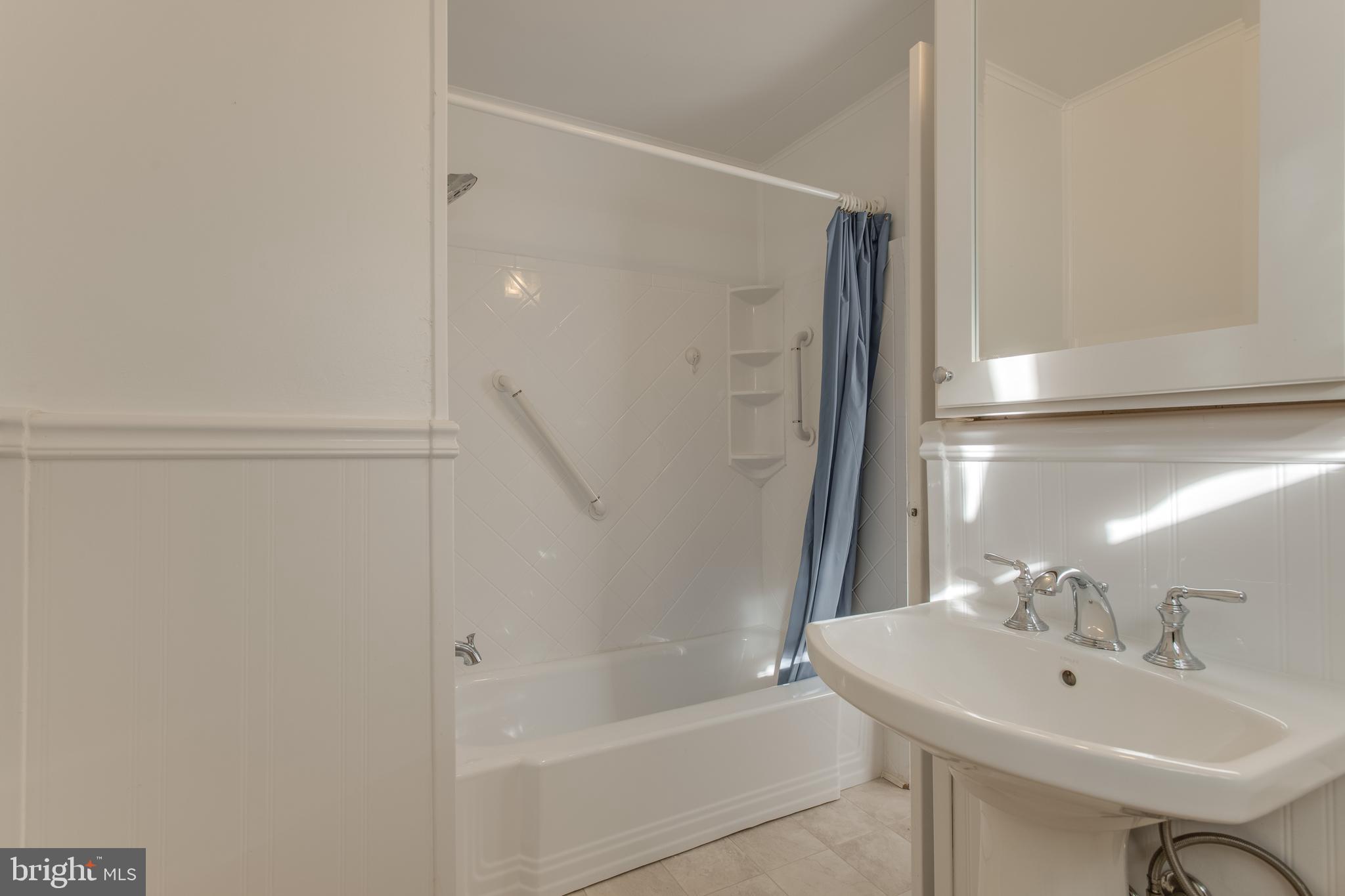 MAPLE HILL - Residential