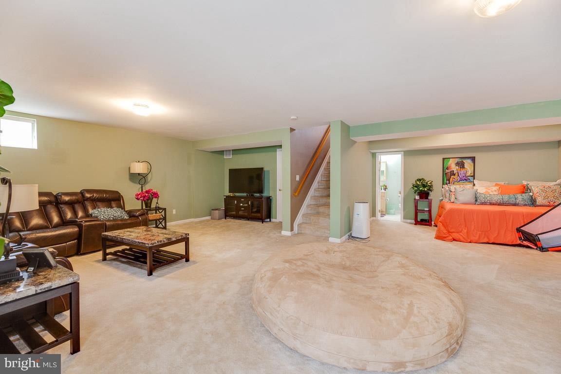 SOUTH RIDING - Residential Lease