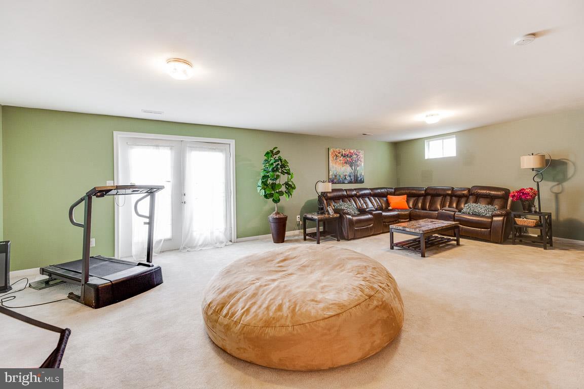 SOUTH RIDING - Residential Lease