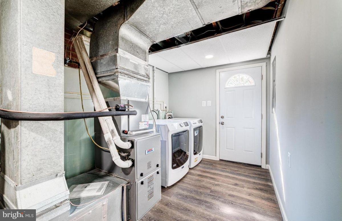 WARREN WOODS - Residential Lease