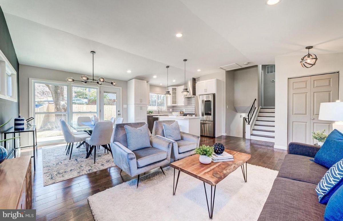 WARREN WOODS - Residential Lease