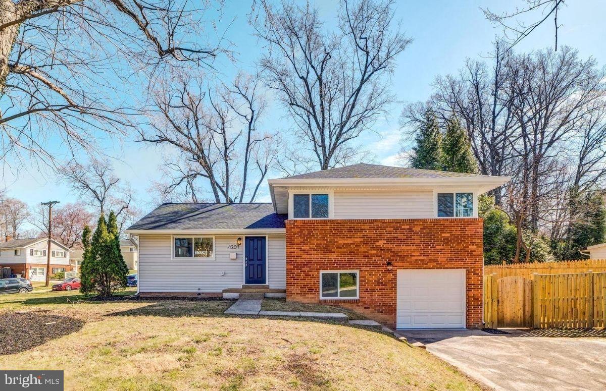 WARREN WOODS - Residential Lease