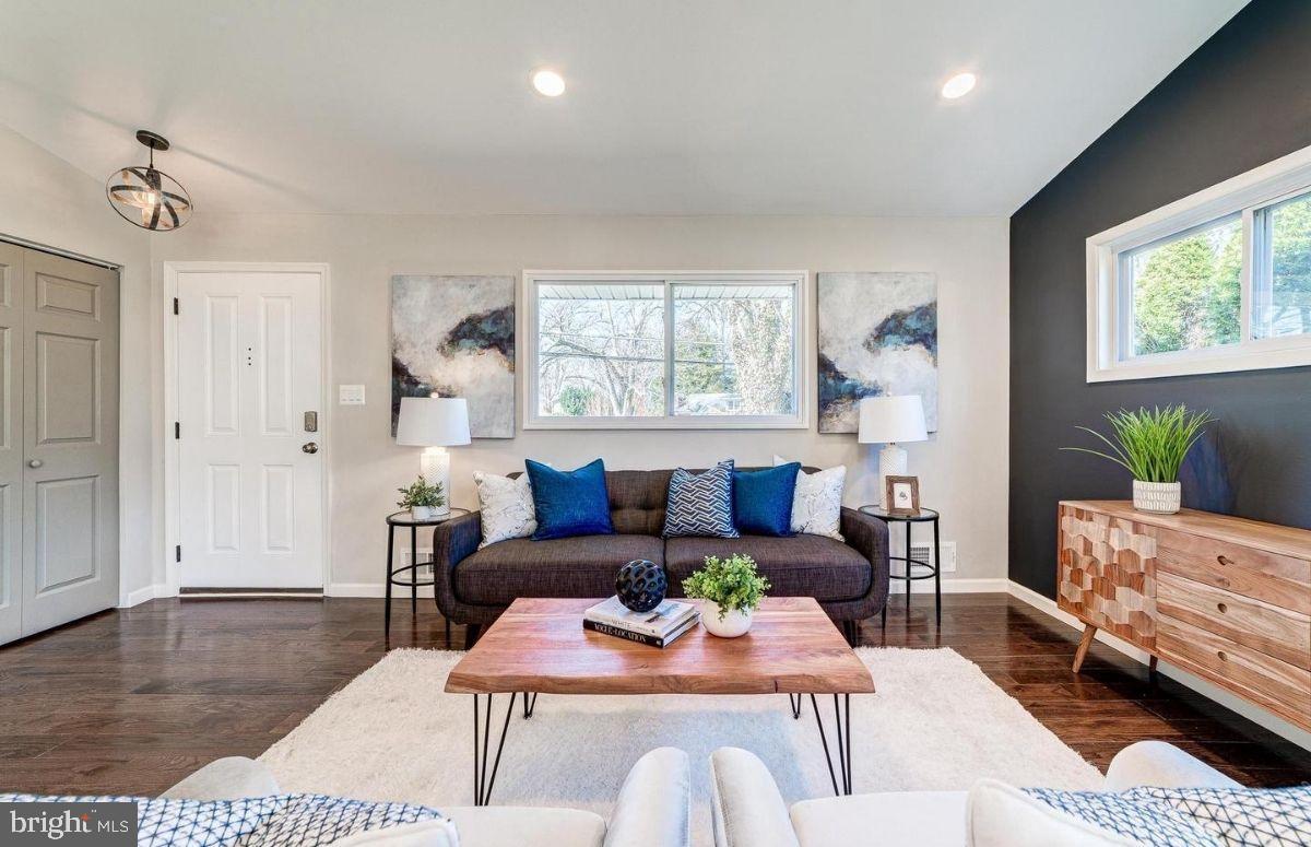 WARREN WOODS - Residential Lease