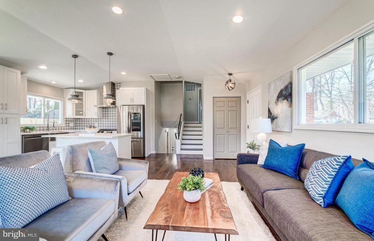 WARREN WOODS - Residential Lease