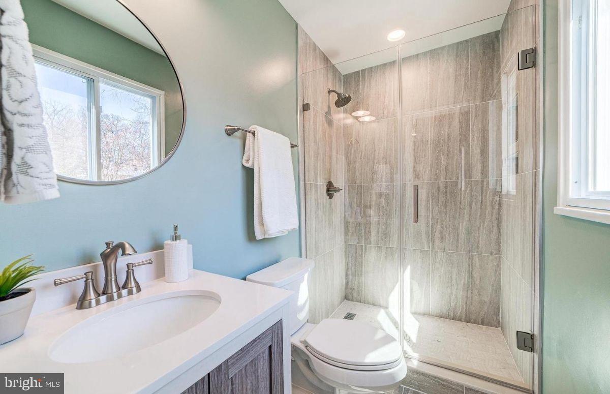 WARREN WOODS - Residential Lease