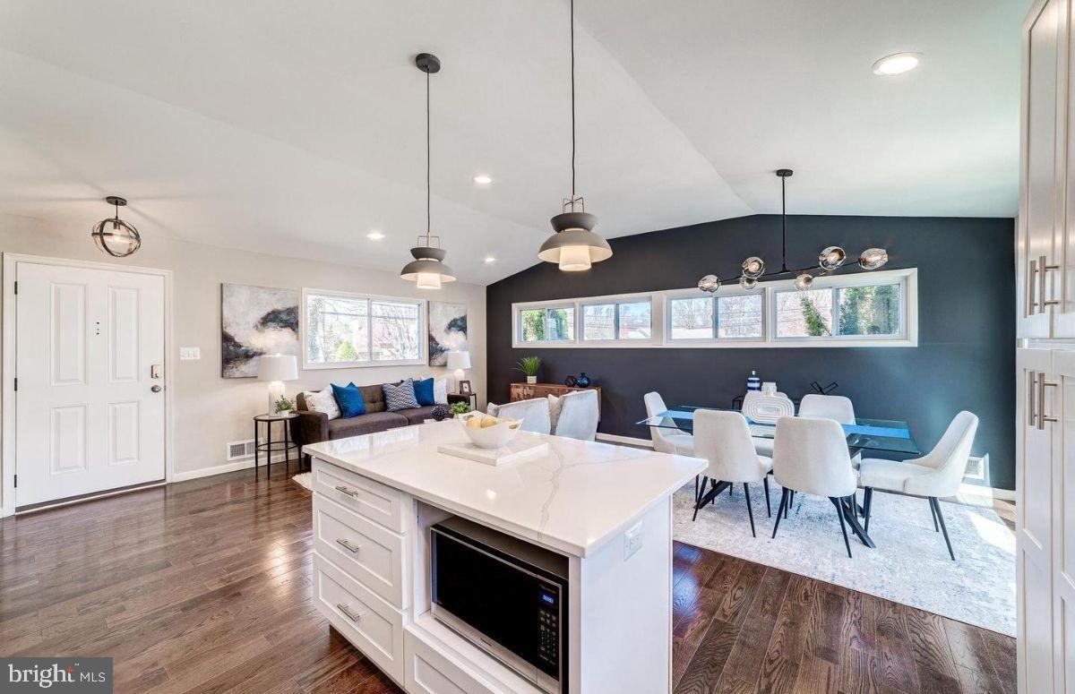 WARREN WOODS - Residential Lease