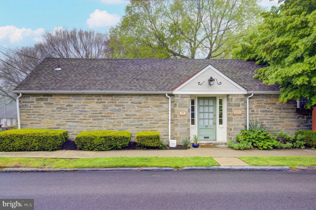 Photo of 39 E Chestnut Hill Avenue, PHILADELPHIA, PA 19118 (MLS # PAPH2479434)