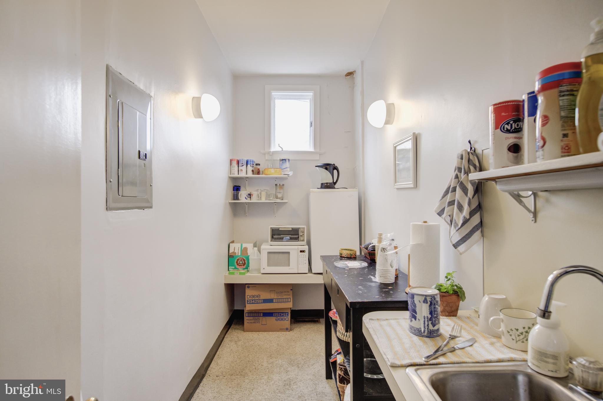 CHESTNUT HILL - Commercial Sale