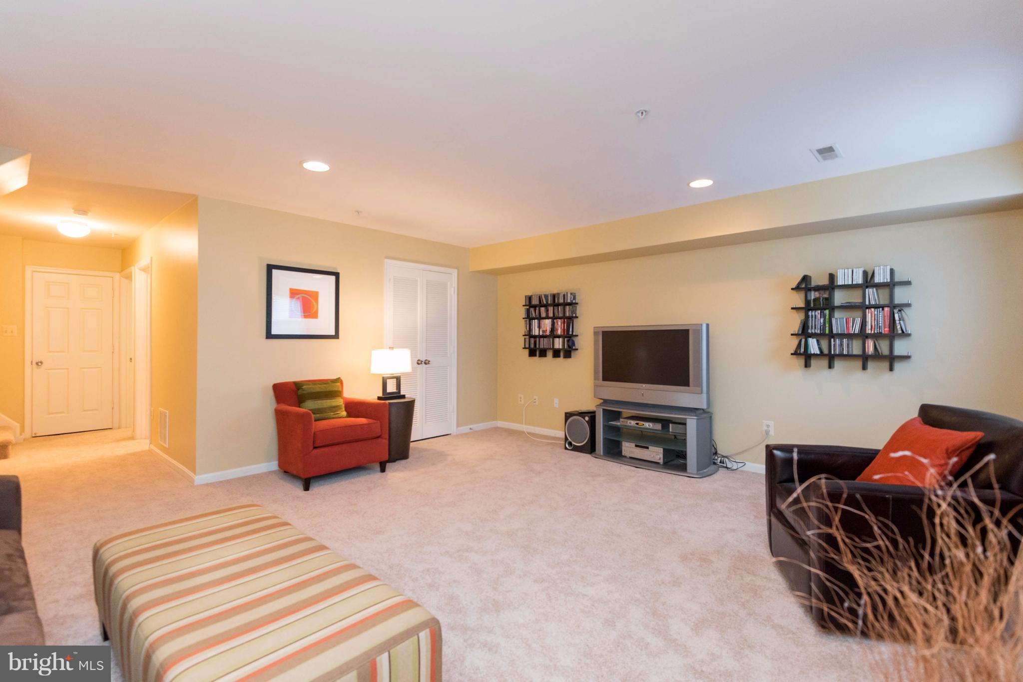 WOODVIEW VILLAGE WEST - Residential