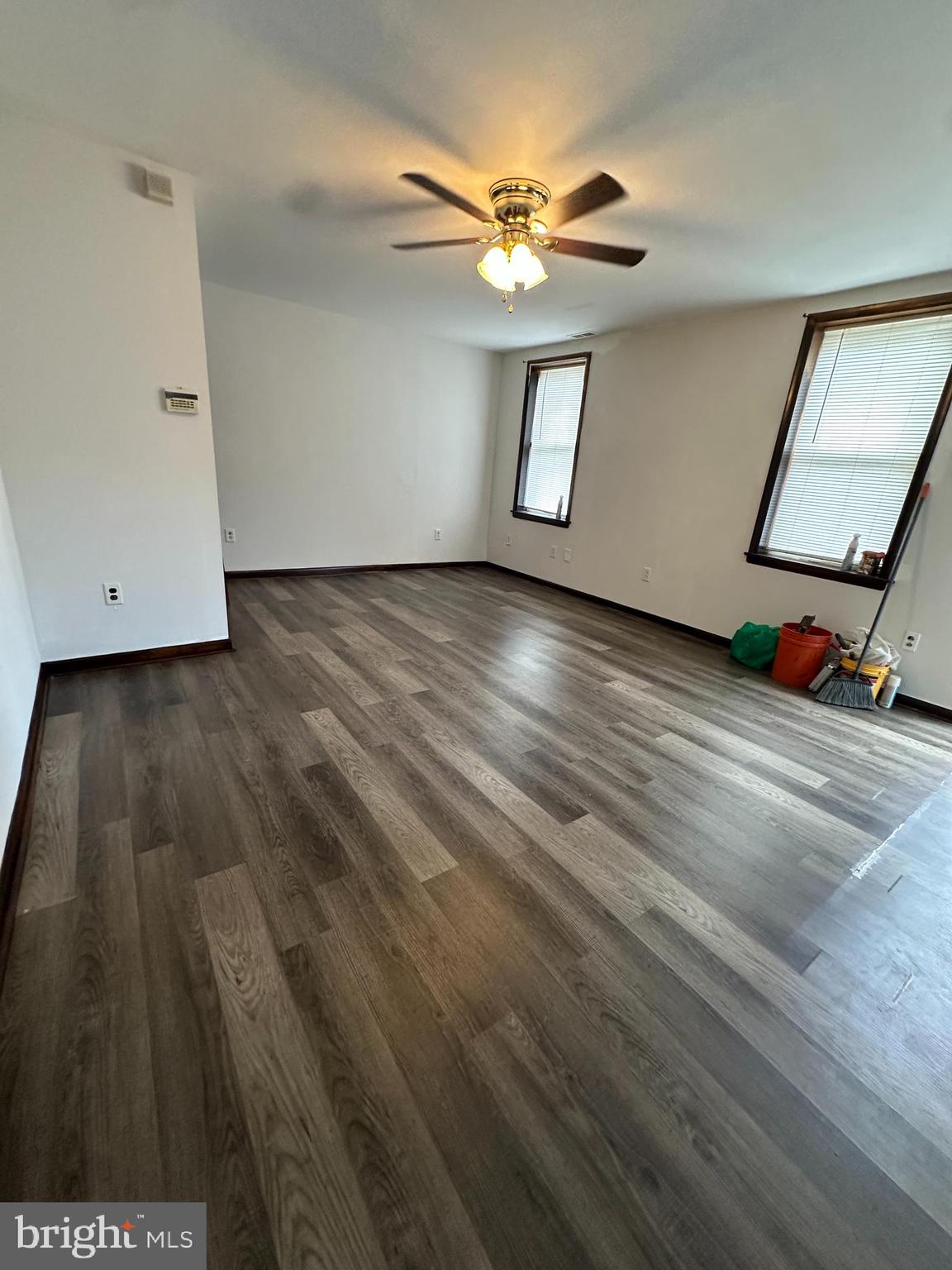 PORT RICHMOND - Residential Lease