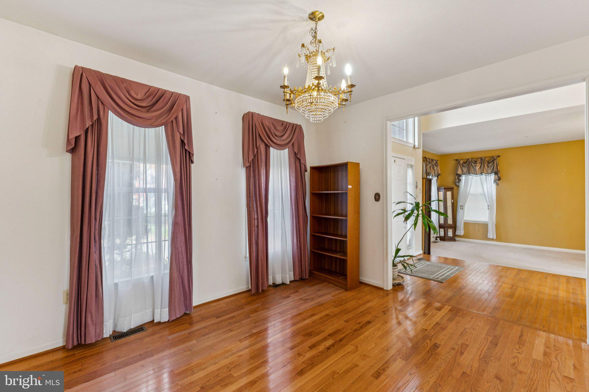 NORTHRIDGE - Residential