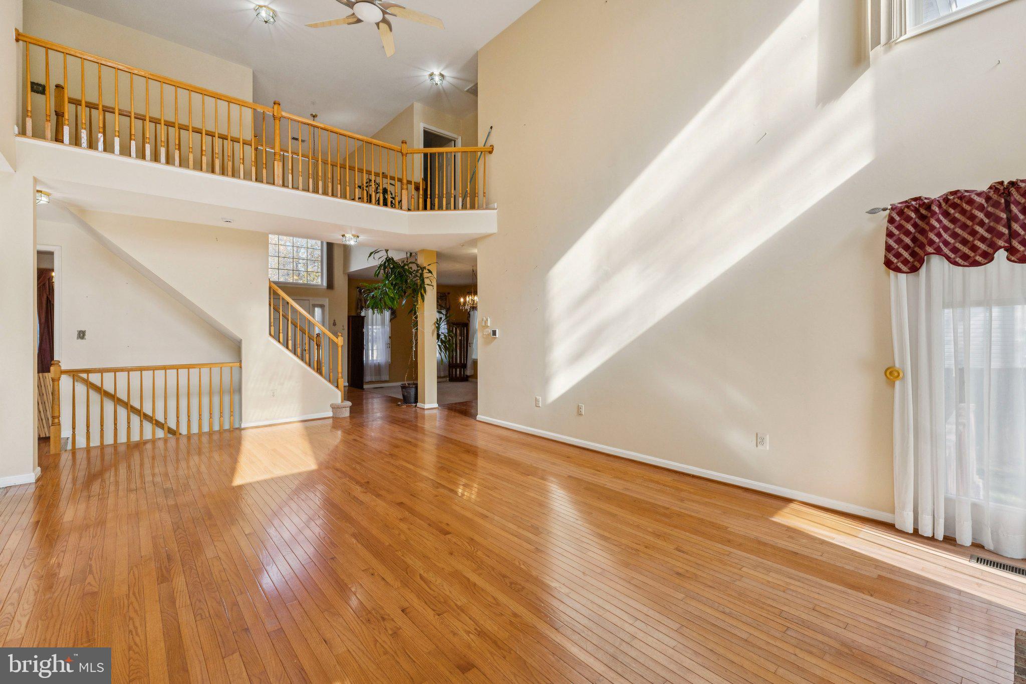 NORTHRIDGE - Residential